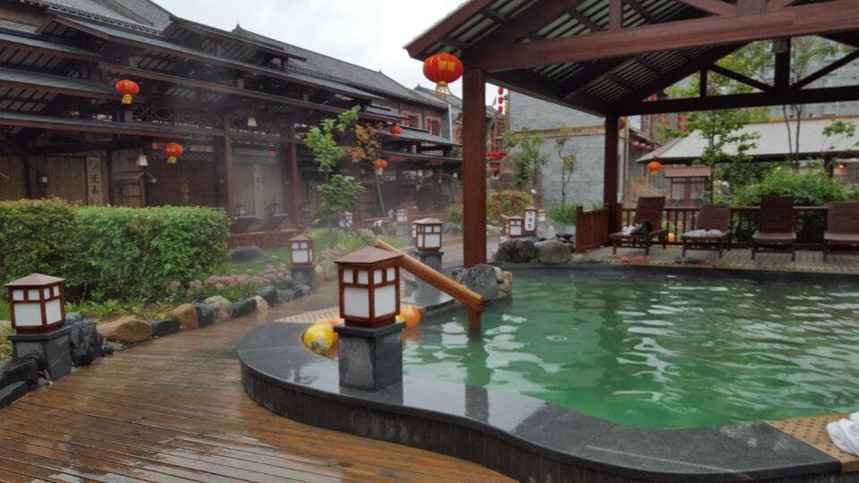 Тур в Хэйхэ + Бэйго (автобус) - Хэйхэ + отдых на источниках Бэйго: новогодний ужин, переезд на автобусе, термальный комплекс.